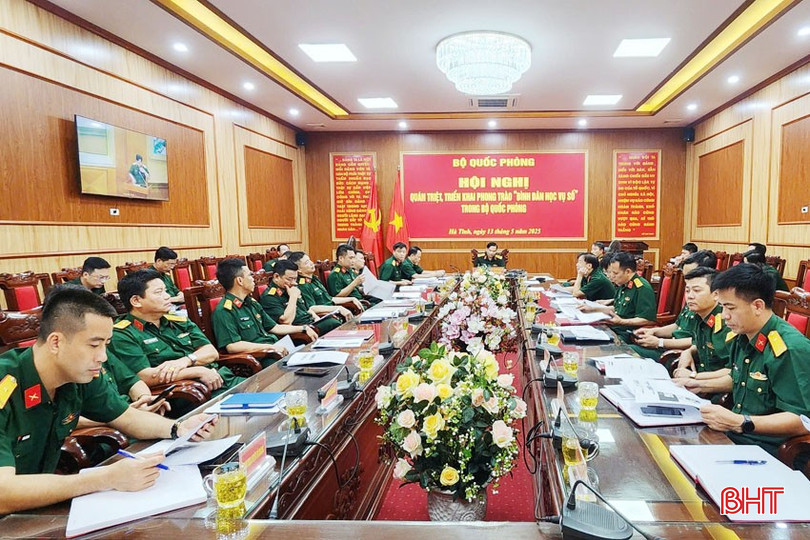 Đảng ủy, Bộ CHQS tỉnh tổ chức hưởng ứng phong trào “Bình dân học vụ số” do Bộ Quốc phòng triển khai. bqbht_br_anh-2.jpg