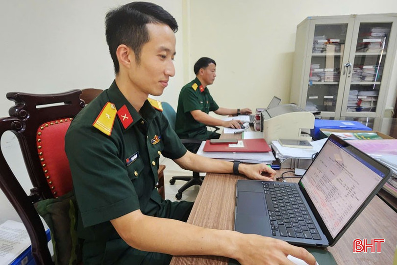 Cán bộ Ban Tuyên huấn ứng dụng CNTT, phần mềm chuyên dụng để lưu trữ hồ sơ, tài liệu khen thưởng phục vụ cho việc giải quyết chế độ, chính sách tồn đọng. bqbht_br_anh-5.jpg