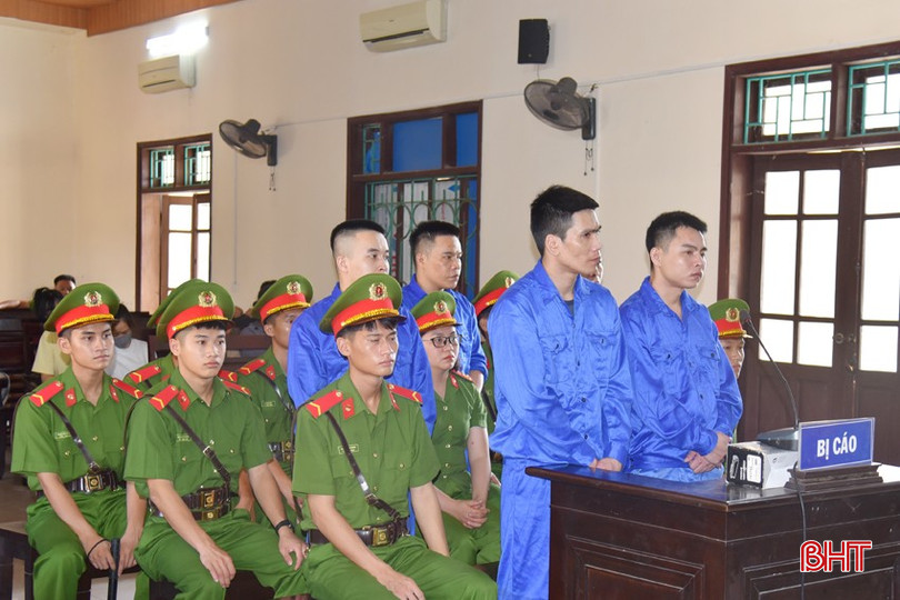 Các bị cáo bị tuyên phạt về các hành vi vi phạm pháp luật của mình. bqbht_br_dsc-9460-copy.jpg