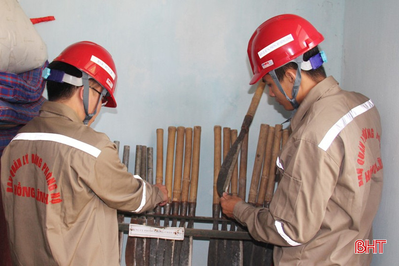 Ban Quản lý Rừng phòng hộ Hồng Lĩnh sẵn sàng trang bị, dụng cụ để ứng phó với mọi tình huống. bqbht_br_img-3405-copy.jpg