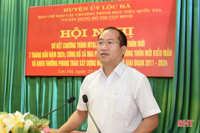 Bí thư Huyện ủy Lộc Hà Nguyễn Thế Hoàn giao nhiệm cho các phòng, ngành, địa phương, đơn vị tập trung thực hiện nhiệm vụ NTM trong thời gian tới. DSC_9996 - Copy.JPG