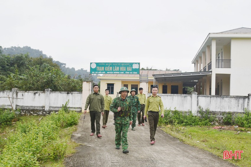 Các lực lượng chức năng huyện Hương Khê và cán bộ Vườn quốc gia Vũ Quang lên đường tuần tra, bảo vệ rừng dịp cao điểm cuối năm. Các lực lượng chức năng huyện Hương Khê và cán bộ Vườn quốc gia Vũ Quang lên đường tuần tra, bảo vệ rừng dịp cao điểm cuối năm.