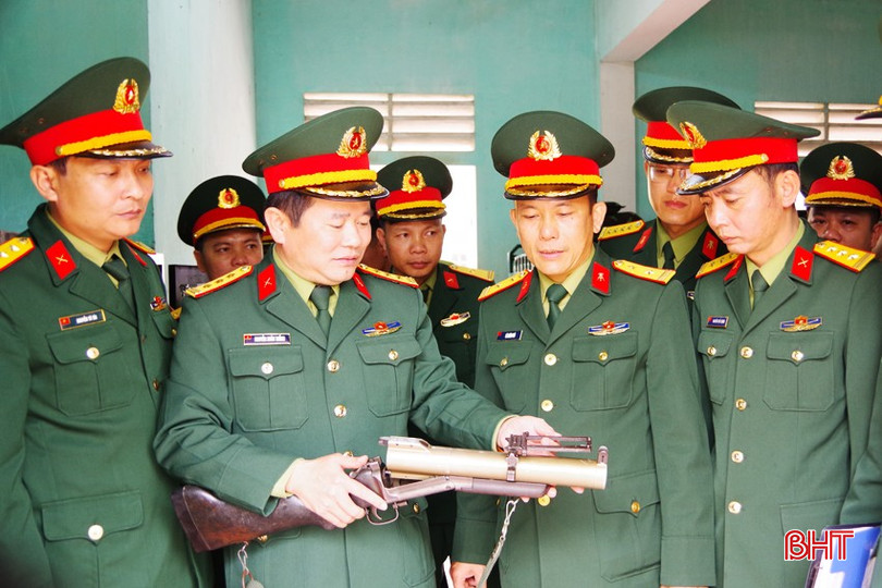 Lãnh đạo Bộ CHQS tỉnh kiểm tra công tác quản lý, bão dưỡng vũ khí, trang bị SSCĐ tại Trung đoàn 841. bqbht_br_anh-7-imgp1331.jpg