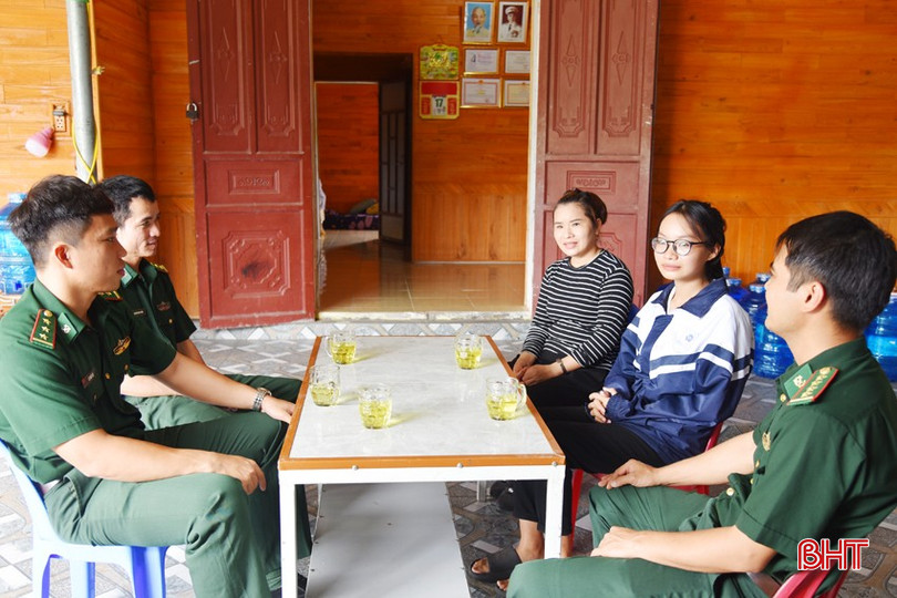 BĐBP Đèo Ngang động viên, hỗ trợ học sinh nghèo theo chương trình "Nâng bước em đến trường". bqbht_br_dsc-3475.jpg