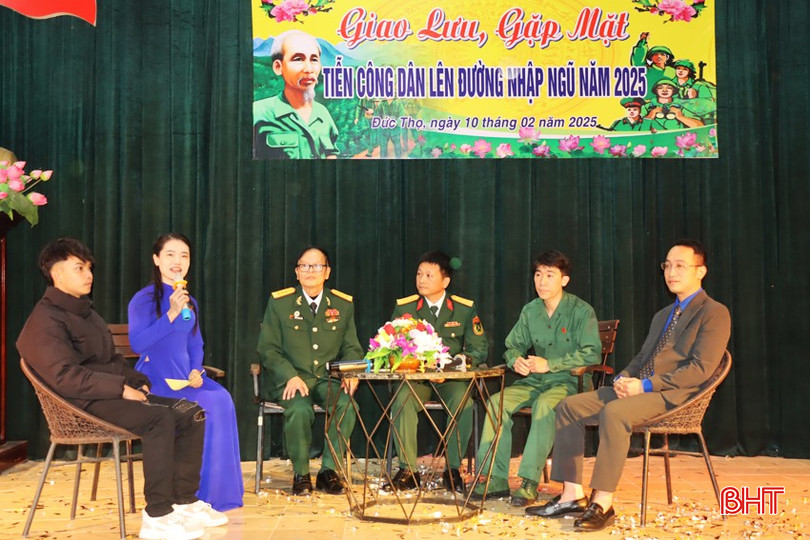 Huyện Đức Thọ tổ chức giao lưu, gặp mặt tân binh trước ngày lên đường nhập ngũ. bqbht_br_img-0017-copy.jpg
