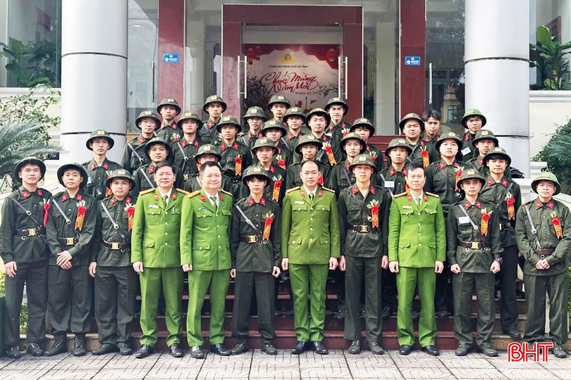 Công an thành phố Hà Tĩnh tổ chức gặp mặt, giao lưu với các tân binh chuẩn bị nhập ngũ năm 2025. bqbht_br_4-copy.jpg