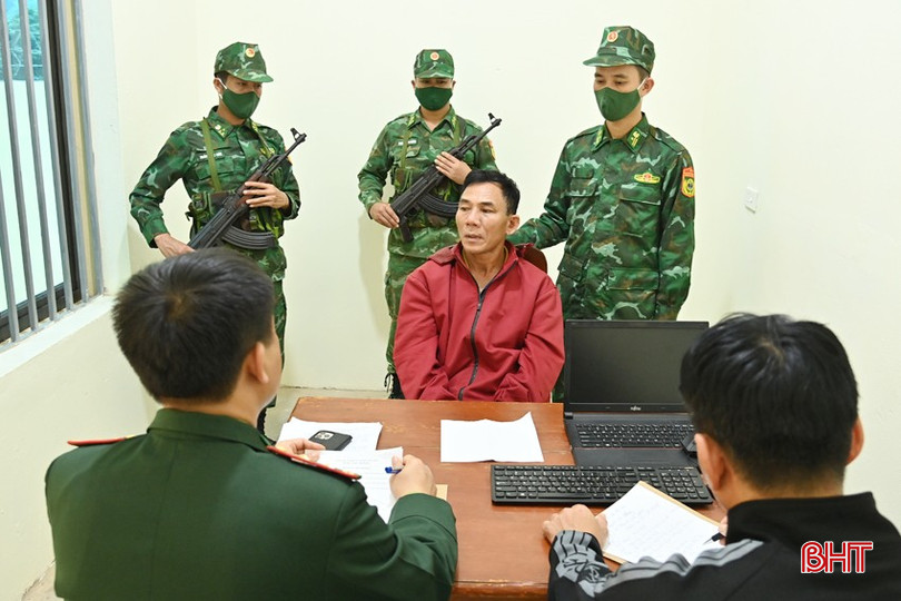Trước lực lượng chức năng, Nguyễn Văn Trung khai nhận, mình là người vận chuyển ma túy thuê để lấy tiền công 200 triệu đồng. bqbht_br_dsc-6678-copy.jpg