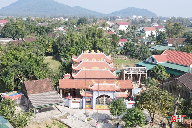 Nhà thờ Nguyễn Đức Khuê mới được con cháu đầu tư xây dựng khang trang, sạch đẹp, uy nghiêm và linh thiêng. DJI_0093 - Copy - Copy.JPG