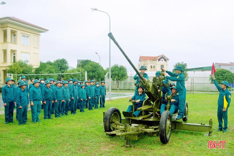 Khẩu đội pháo phòng không của dân quân TP Hà Tĩnh huấn luyện chiến đấu bảo vệ bầu trời quê hương. 9 (1) - Copy.jpg