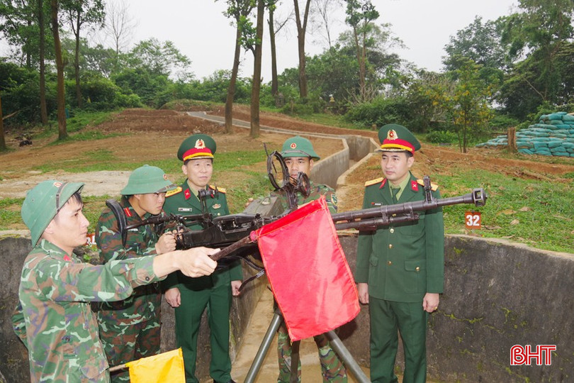 Đại tá Võ Quang Thiện kiểm tra công tác SSCĐ tại Trung đoàn 841. bqbht_br_imgp5432.jpg