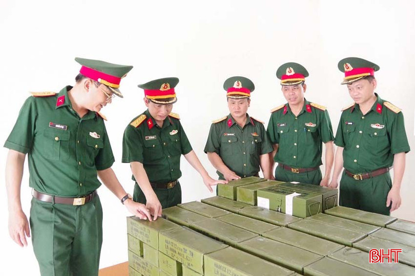 Thủ trưởng Bộ CHQS tỉnh kiểm tra vũ khí, trang bị kỹ thuật phục vụ huấn luyện, diễn tập tại Ban CHQS huyện Thạch Hà. anh-9-copy-7721.jpg