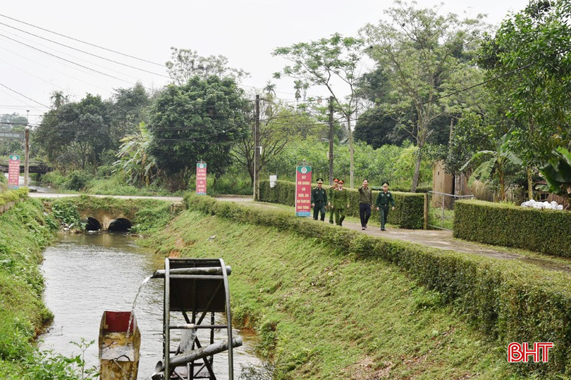 BĐBP cùng lực lượng Công an xã Phú Gia (Hương Khê) phối hợp tuần tra, kiểm soát địa bàn. bqbht_br_dsc-3558-copy.jpg
