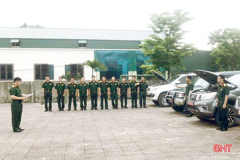 Phòng Hậu cần - Kỹ thuật kiểm tra, phổ biến kế hoạch kiểm định chất lượng phương tiện đối với các xe ô tô quân sự.