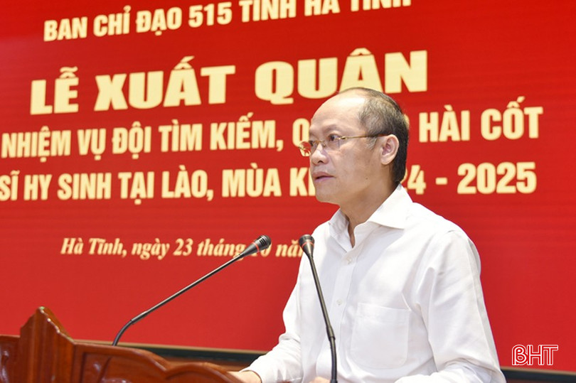 Phó Chủ tịch Thường trực UBND tỉnh phát biểu giao nhiệm tại lễ xuất quân. dsc-1289-copy-5094-6129.jpg