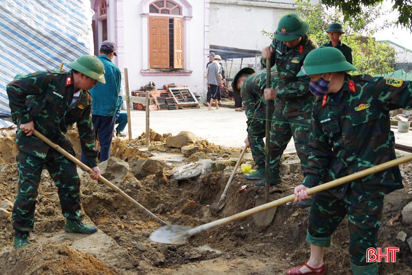 CBCS Đại đội Thông tin 18 giúp đỡ gia đình cựu chiến binh Đậu Tư Lam khởi công làm nhà ở. bqbht_br_5-copy.jpg