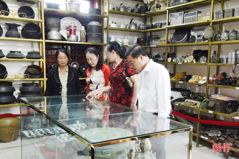 Các đại biểu tham quan bảo tàng. bqbht_br_dsc-2365-copy.jpg