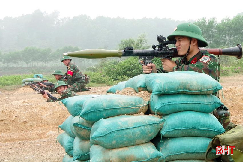 Các chiến sĩ Tiểu đoàn 2 (Trung đoàn 841) thi đua giành kết quả cao trong huấn luyện, sẵn sàng chiến đấu để chào mừng đại hội TĐQT của quân khu. Anh 6.jpg