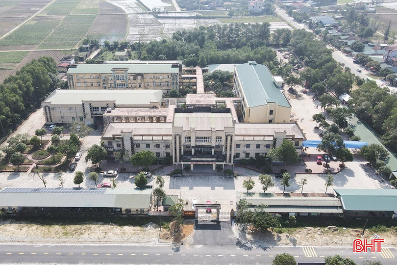 Bệnh viện Đa khoa huyện Lộc Hà được đầu tư xây dựng khá khang trang, sạch đẹp. DJI_0018.JPG