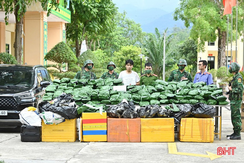 Phan Duy Ngọc cùng tang vật vụ án bqbht_br_1-copy.jpg