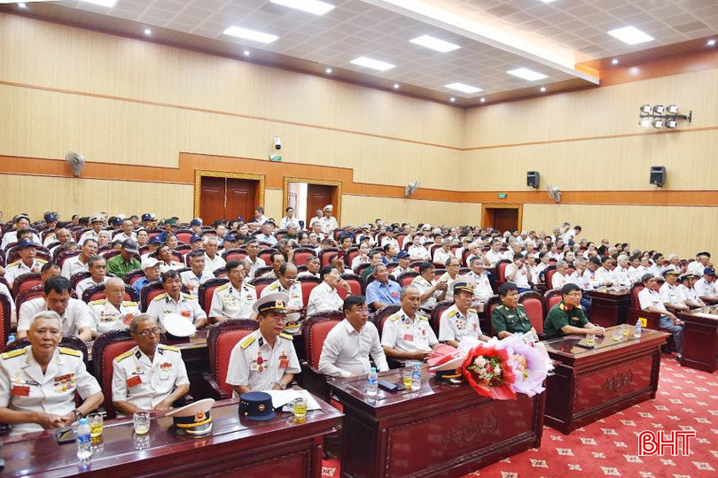 Các đại biểu tham dự lễ gặp mặt kỷ niệm chiến thắng trận đầu của Hải quân Việt Nam. DSC_9256 - Copy.JPG