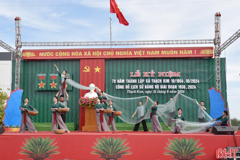 Màn sử thi mang đậm khí thế, hồn cốt của con người Thạch Kim kiên cường, anh dũng, yêu lao động.