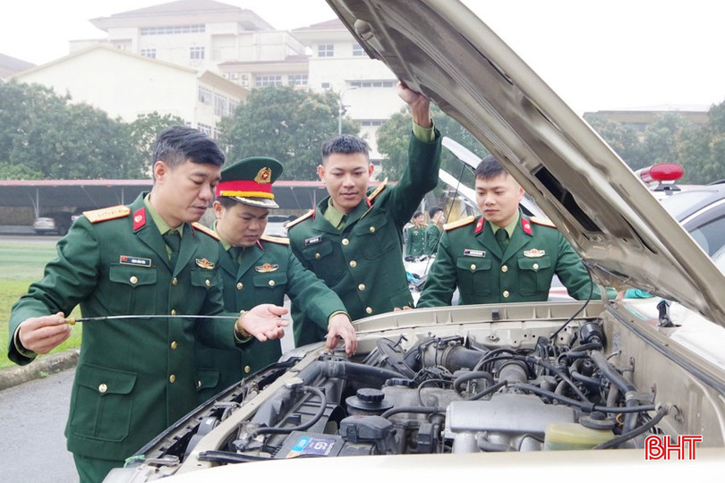Đội xe Văn phòng Bộ CHQS tỉnh bảo quản, bảo dưỡng xe định kỳ vào thứ 5 hàng tuần. bqbht_br_4-copy.jpg