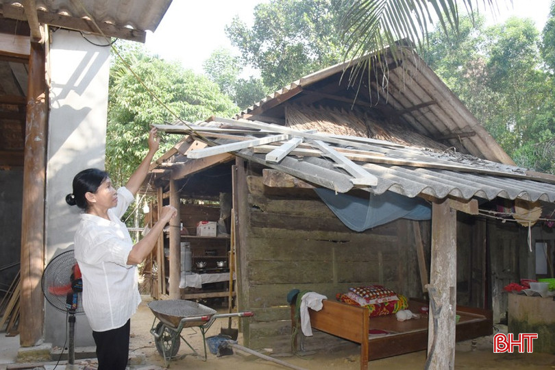 Bà Nguyễn Thị Lài tận dụng những thanh gỗ trong căn nhà cũ để giảm chi phí xây dựng. bqbht_br_dsc-7200-copy.jpg