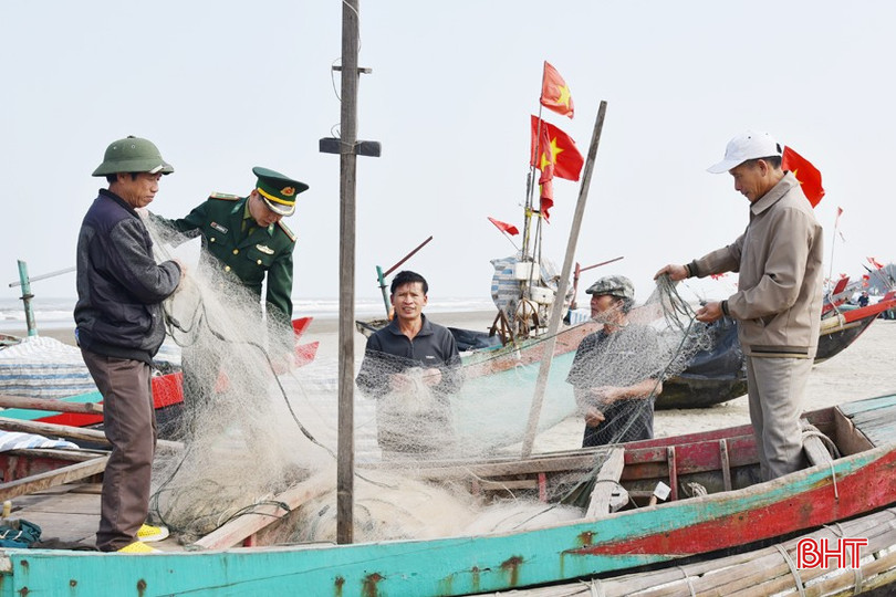 Ngư dân Xuân Liên (Nghi Xuân) chuẩn bị cho chuyến đánh bắt gần bờ (đi về trong ngày). bqbht_br_lach-ken-copy.jpg