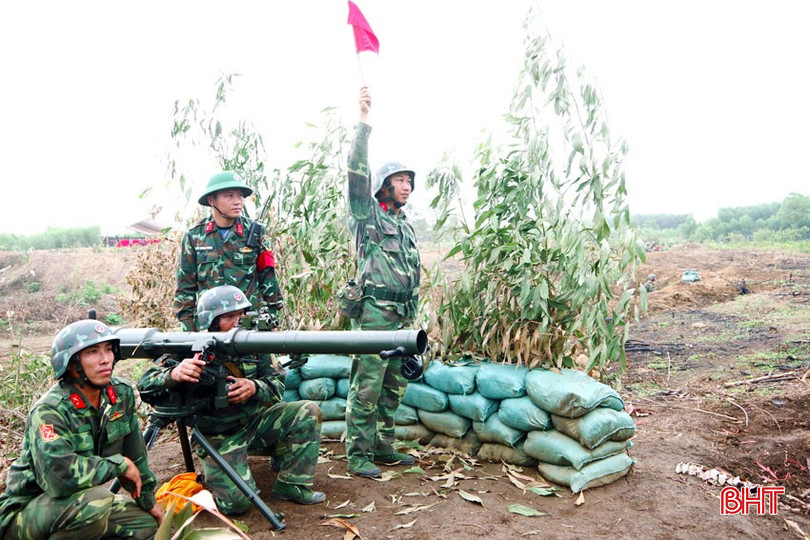 Khẩu đội ĐKZ Tiểu đoàn bộ binh 2 (Trung đoàn 841) huấn luyện tiêu diệt mục tiêu phục vụ diễn tập vòng tổng hợp có bắn đạn thật. bqbht_br_2.jpg