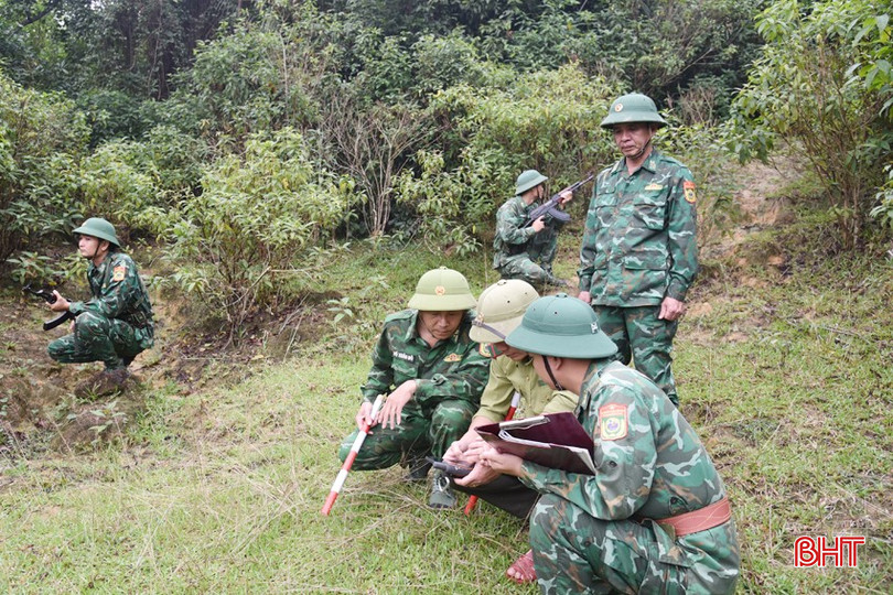 Cán bộ Vườn quốc gia Vũ Quang tham gia tuần tra biên giới kết hợp BVR cùng lực lượng biên phòng. bqbht_br_dsc-1680-copy.jpg