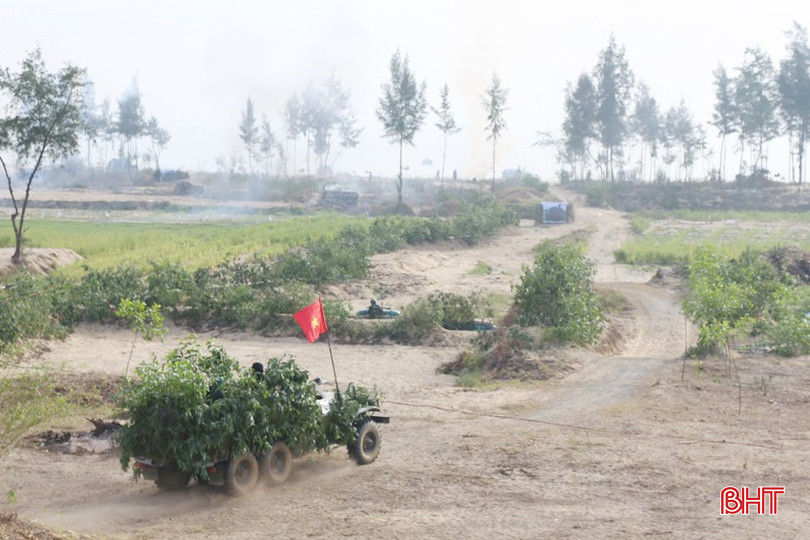LLVT Thạch Hà diễn tập thực binh đánh địch đổ bộ đường biển. 5.jpg