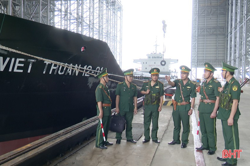 BĐBP Vũng Áng - Sơn Dương tuần tra, kiểm soát tại khu vực cầu cảng Sơn Dương. 7.jpg