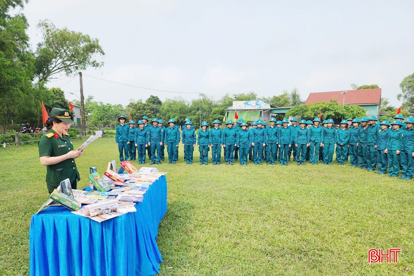 Tuyên truyền các kiến thức pháp luật mới cho lực lượng dân quân, tự vệ ở huyện Hương Khê. bqbht_br_2341-copy.jpg