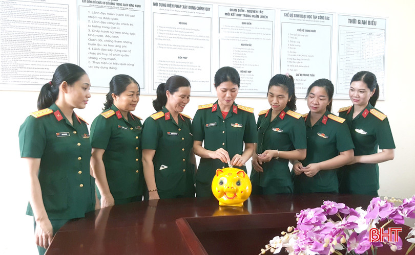 Mô hình tiết kiệm chi tiêu cá nhân để nuôi heo đất làm việc thiện đang được các nữ quân nhân duy trì hiệu quả, phát huy ý nghĩa. bqbht_br_1-anh-phu-nu-ban-chqs-tp-ha-tinh-tiet-kiem-nuoi-lon-dat-gay-quy-giup-nhau-phat-trien-kinh-te-gia-dinh.jpg