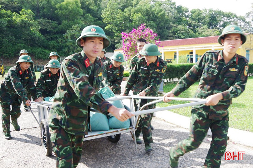 Huấn luyện cách tìm kiếm, đào đắp, vận chuyển đất cát phục vụ khi có sự cố vỡ hồ đất, vỡ đê. bqbht_br_21-copy.jpg