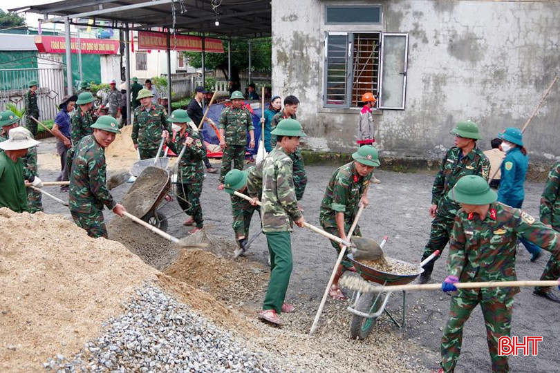 Những người lính trẻ ở Trung đoàn 841 luôn phát huy vai trò xung kích của một đội quân chiến đấu, đội quân công tác và đội quân lao động sản xuất. Anh ̣̣̣̣2.jpg