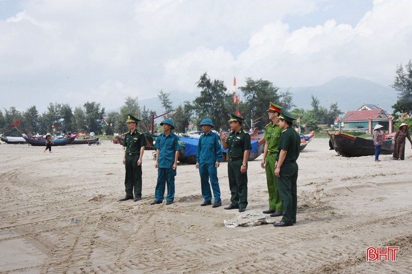BĐBP Lạch Kèn phối hợp với các lực lượng chức năng 9 xã biên phòng tăng cường tuần tra, kiểm soát bờ biển. dsc-3491-copy-9818.jpg