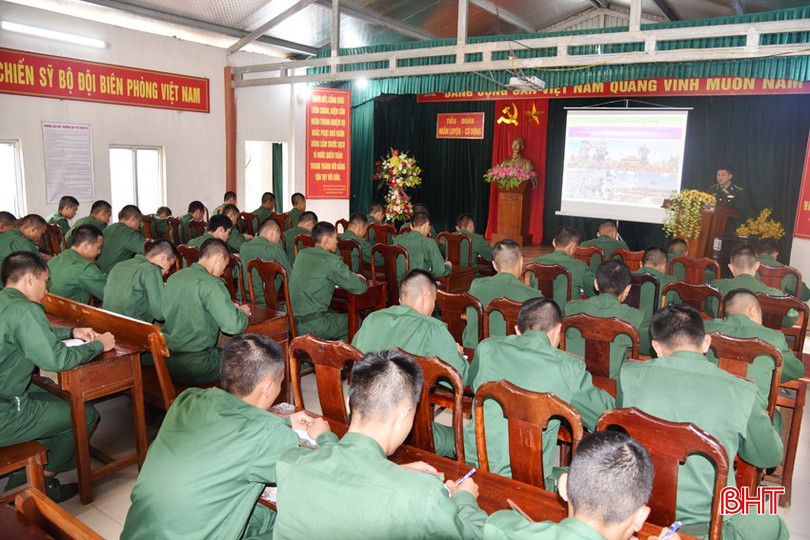 Các chiến sĩ trẻ tham gia học chính trị nhằm rèn luyện lập trường, bản lĩnh. bqbht_br_dsc-0734-copy.jpg