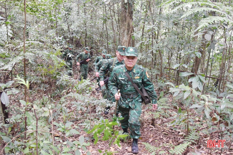 BĐBP Cầu Treo thường xuyên tuần tra đường biên để ngăn ngừa các loại tội phạm và các hành vi xâm nhập biên giới trái phép. bqbht_br_dsc-9840.jpg