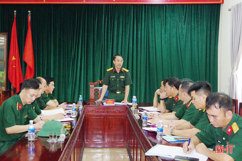 Thủ trưởng Bộ CHQS tỉnh đối thoại với cán bộ chủ chốt của Ban CHQS huyện Vũ Quang. bqbht_br_2-copy-7581.jpg