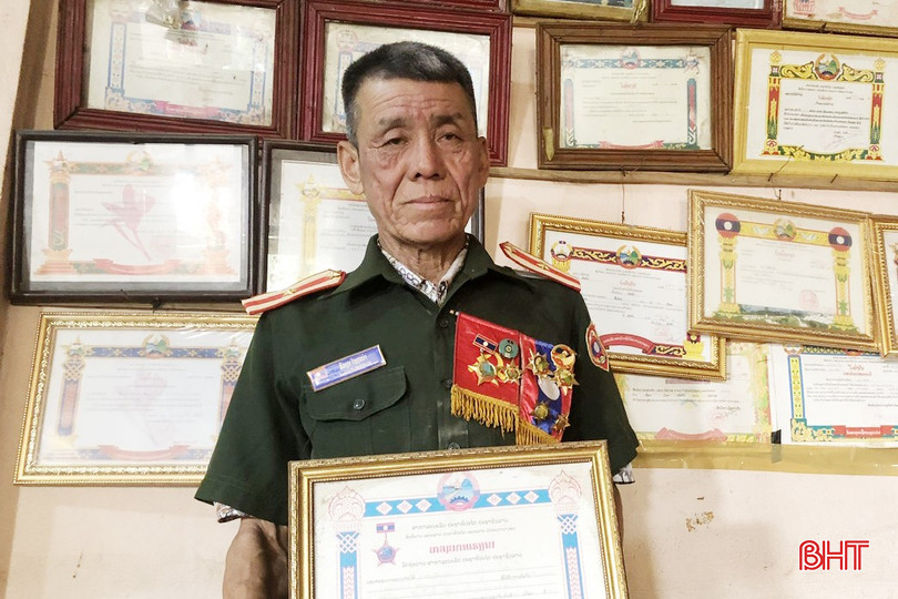 Ông Nguyễn Khắt là người Lào gốc Việt Nam, từng tham gia bộ đội Pa - thét Lào. bqbht_br_cd1-copy.jpg
