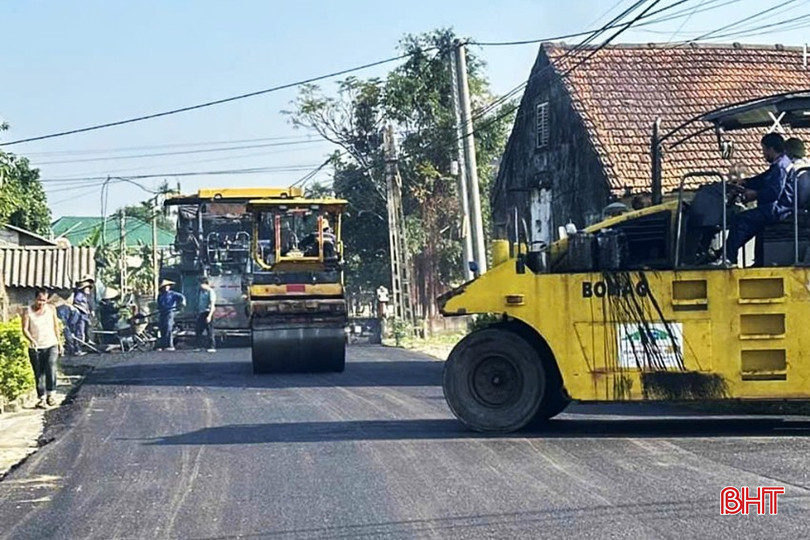 Thôn Phú Mỹ đẩy nhanh tiến độ thảm nhựa đường bê tông. bqbht_br_thach-my-copy.jpg