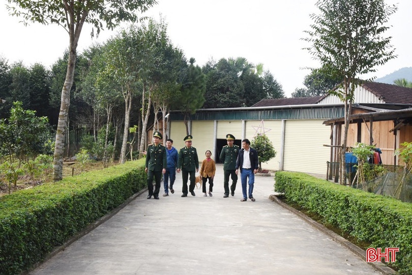 BĐBP Bản Giàng thường xuyên sâu sát địa bàn, sẵn sàng đồng hành cùng Nhân dân vùng biên xây dựng cuộc sống ấm no, yên bình. bqbht_br_dsc-0196-copy.jpg
