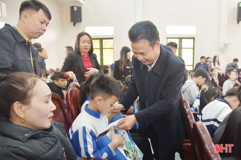 Chương trình mang đậm ý nghĩa nhân văn cao đẹp này đã góp phần chăm lo an sinh xã hội và động viên, san sẻ khó khăn với các đối tượng yếu thế trên địa bàn. bqbht_br_dsc-4566-copy.jpg