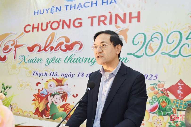 Với tinh thần “lá lành đùm lá rách”, Phó Chủ tịch UBND huyện Thạch Hà Nguyễn Bá Hà đã phát động chương trình ủng hộ “Tết vì người nghèo”, kêu gọi các tập thể, cá nhân, doanh nghiệp hảo tâm trong và ngoài huyện ủng hộ, gây quỹ giúp đỡ các đối tượng yếu thế được đón tết cổ truyền đủ đầy, đầm ấm, hạnh phúc. bqbht_br_dsc-4440-copy.jpg