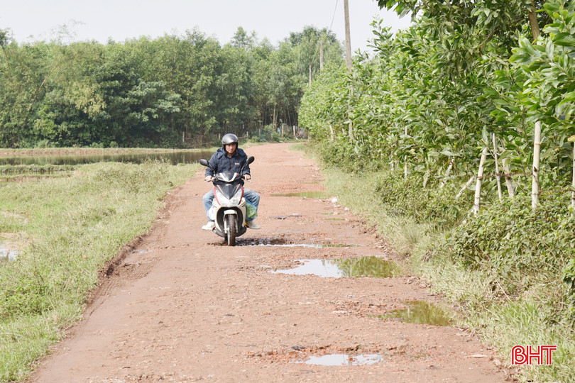 Khoảng 1km đi qua địa phận thôn Tùng Sơn (xã Nam Điền) chưa được tu bổ, nâng cấp. bqbht_br_dsc-3063-copy.jpg
