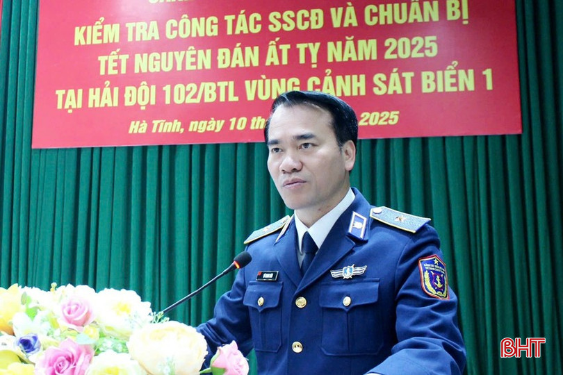 Thiếu tướng Vũ Trung Kiên phát biểu chỉ đạo tại Hải đội 102. bqbht_br_112-copy.jpg