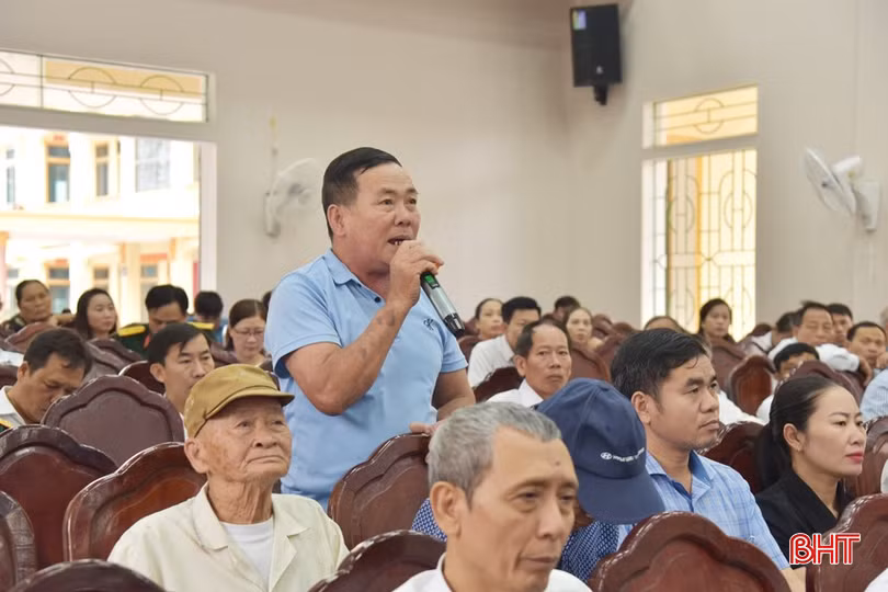 Cử tri Đặng Đôn Tưởng ở TDP Phú Xuân (thị trấn Lộc Hà) bày tỏ sự quan tâm đến sự lãng phí cơ sở hạ tầng, dôi dư cán bộ... sau sáp nhập huyện.