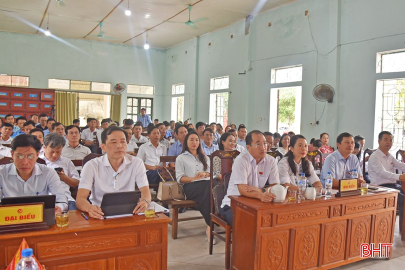 Cử tri 6 xã vùng trên tham gia tiếp xúc cử tri với Tổ đại biểu HĐND tỉnh bầu tại Lộc Hà. bqbht_br_dsc-1900-copy.jpg