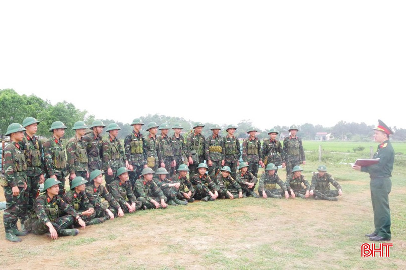 Đội ngũ cán bộ chủ trì Tiểu đoàn 2 (rung đoàn 841) tăng cường bám nắm theo dõi huấn luyện để tham mưu, đề xuất chủ trương, biện pháp lãnh đạo nâng cao chất lượng huấn luyện. bqbht_br_6.jpg